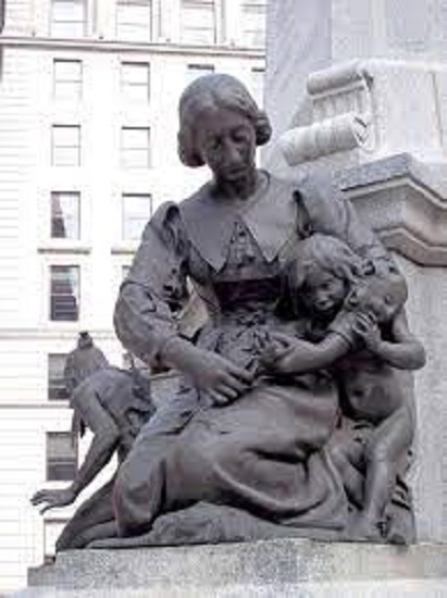 Jeanne Mance statue